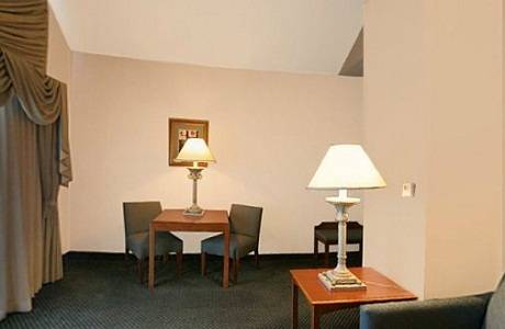 Holiday Inn Express Hotel & Suites Saginaw