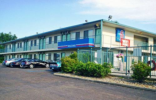 Motel 6 Bismarck